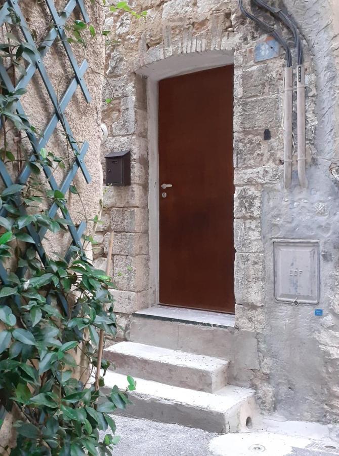 Vence... Sous Les Toits Apartment ภายนอก รูปภาพ